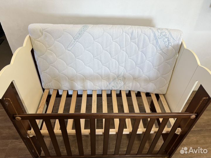 Детская кроватка