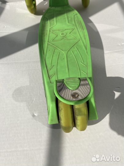 Самокат детский со светящимися колесами