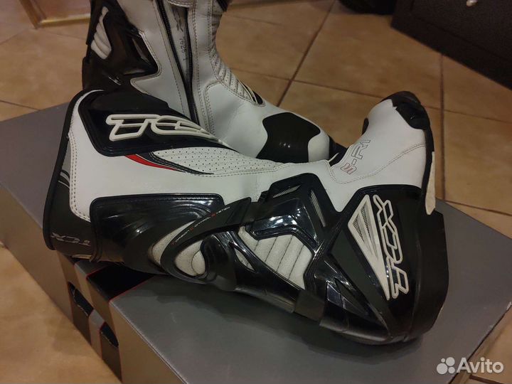 Мотоботы город-трек TCX S-R1