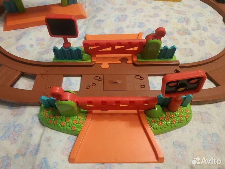 Поезд с железной дорогой Kiddieland