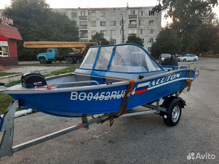 Моторная лодка