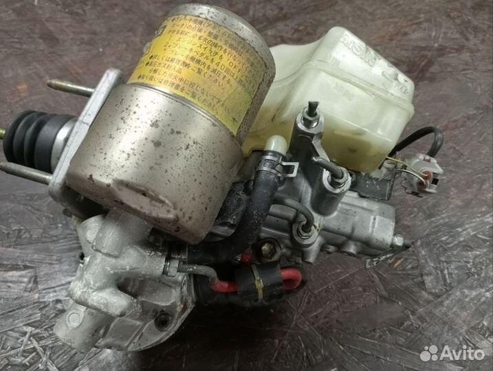 Главный тормозной цилиндр блок ABS Тойота Лексус