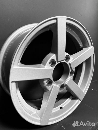 Диски в стиле Vossen CV3 нива R16