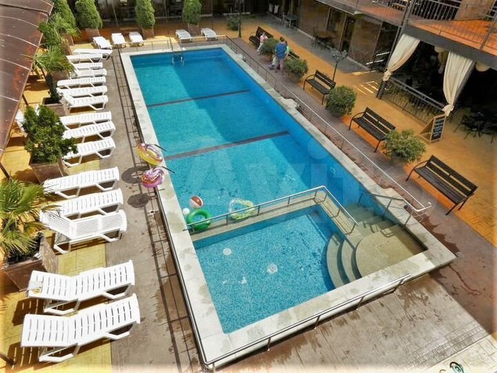 Комната 30 м² в 2-к., 1/3 эт.