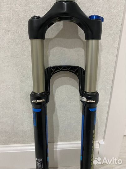 Вилкa Rосk Shоx 27.5 30 Gоld ТК Solo Аir 120 mm