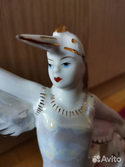 Статуэтка девушка - птица фарфор лфз СССР