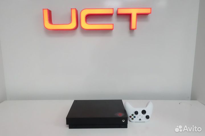Игровая приставка Microsoft Xbox One X