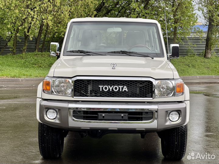Toyota Land Cruiser 4.0 МТ, 2022, 30 км