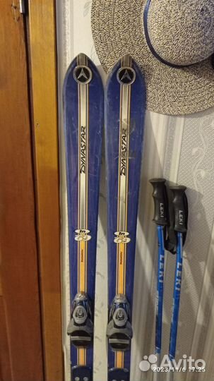 Горные лыжи, палки, ботинки, шлем