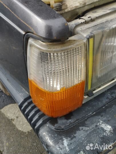 Указатель поворота правый vоlvo 760 вольво 760
