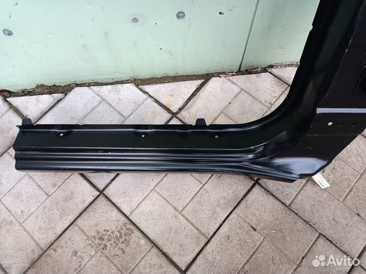 Боковая панель правая Митцубиси Л200 Mitsubishi