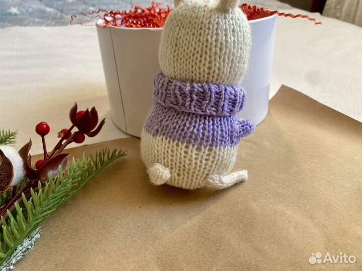 Вязаные игрушки ручной работы заяц