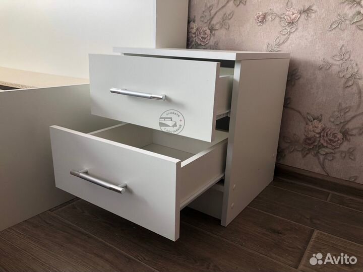 Тумба прикроватная