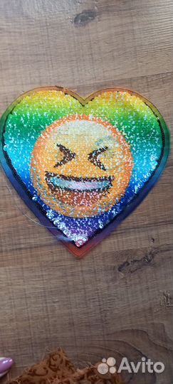 Паетки на футболку пришивные