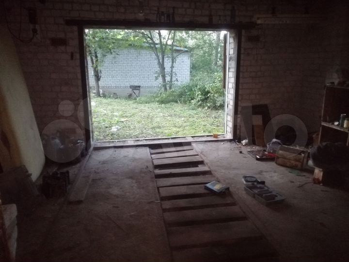 Гараж, > 30 м²