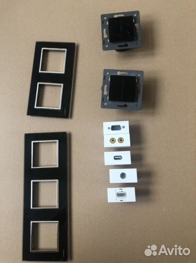 Сенсорные выключатели и розетки Livolo