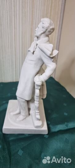 Статуэтка Пушкин Артель Керамик, фарфор бисквит