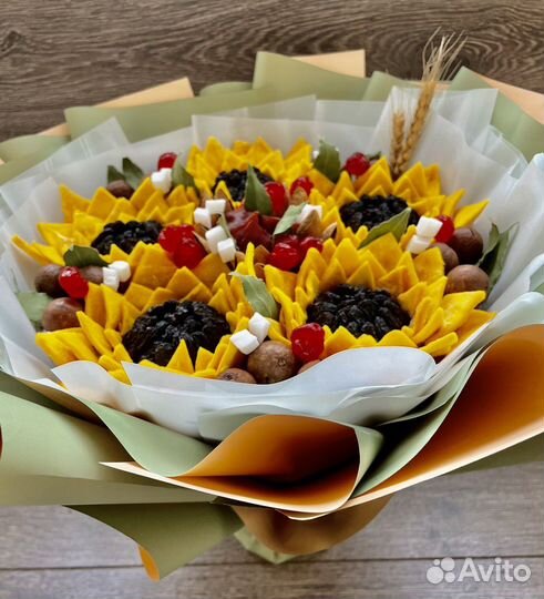 Букет из сухофруктов и орехов
