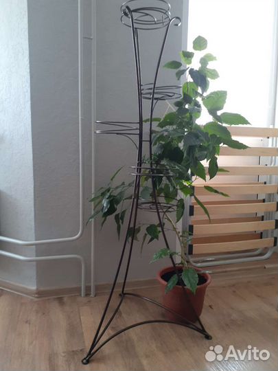 Подставка для цветов напольная