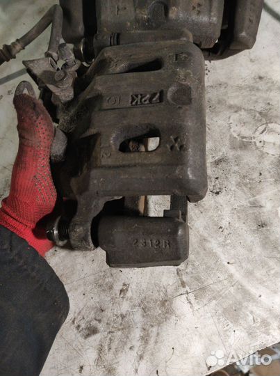 Суппорты передние Pajero 2