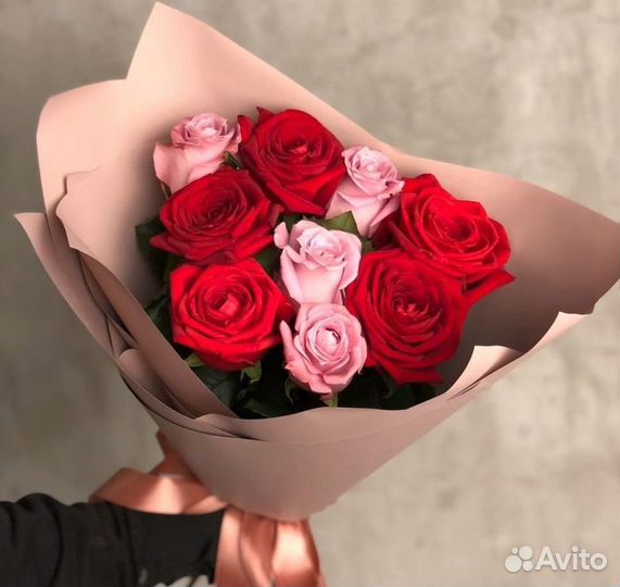 Белые розы, букет из 19 белых роз, доставка цветов