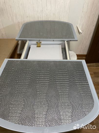 Кухонный стол стеклянный раскладной. Торг