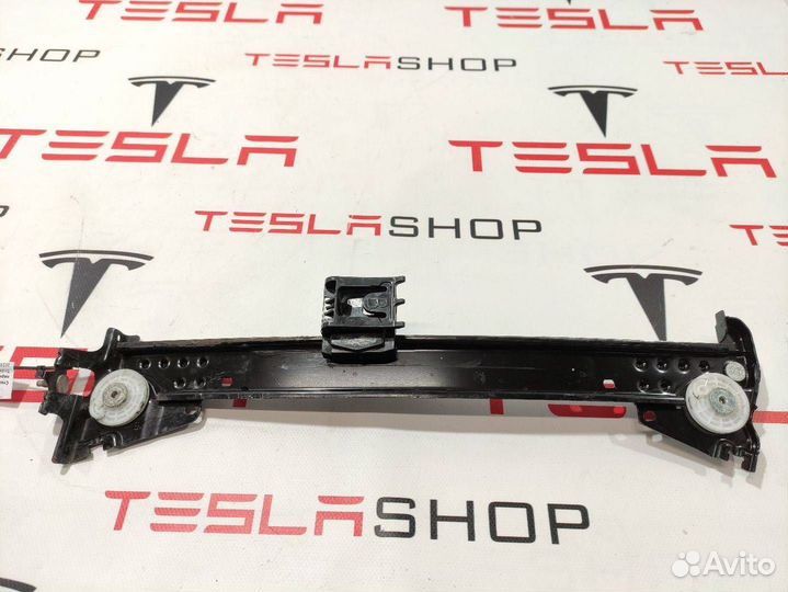 Стеклоподъемник передний левый Tesla Model S