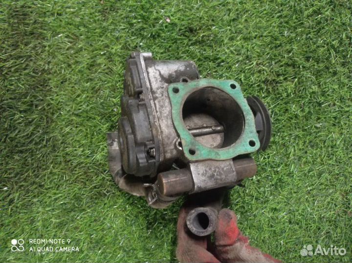 Дроссельная заслонка Volkswagen Passat B5