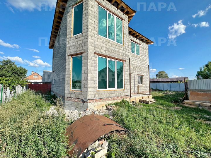 Дом 177,6 м² на участке 9 сот.