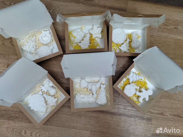 Фигурки из гипса новогодний подарок, декор