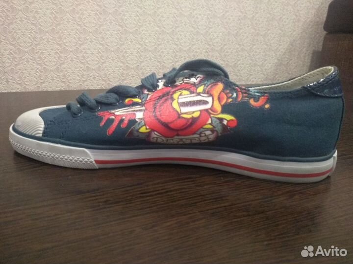 Продам кеды