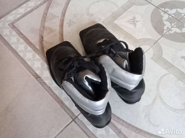 Лыжные ботинки р35