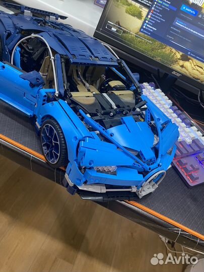Лего модель Bugatti Chiron