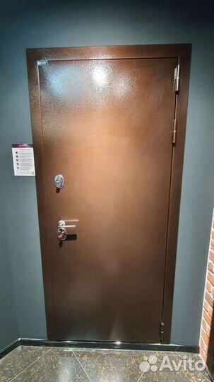 Дверь входная коричневая с термо-разрывом
