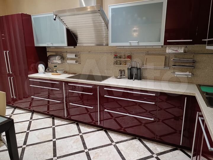 4-к. квартира, 145 м², 12/14 эт.