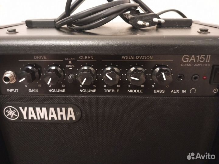 Комбоусилитель Yamaha GA15 II