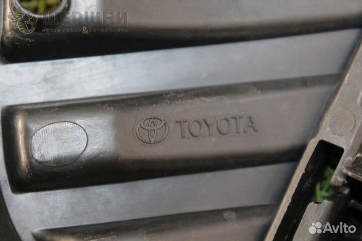 Рамка птф левая Toyota Rav4 2018- (5212842190 (Б)