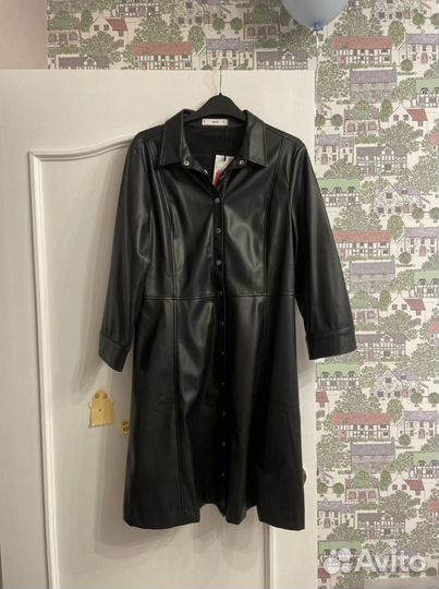 Платье Mango из экокожи новое