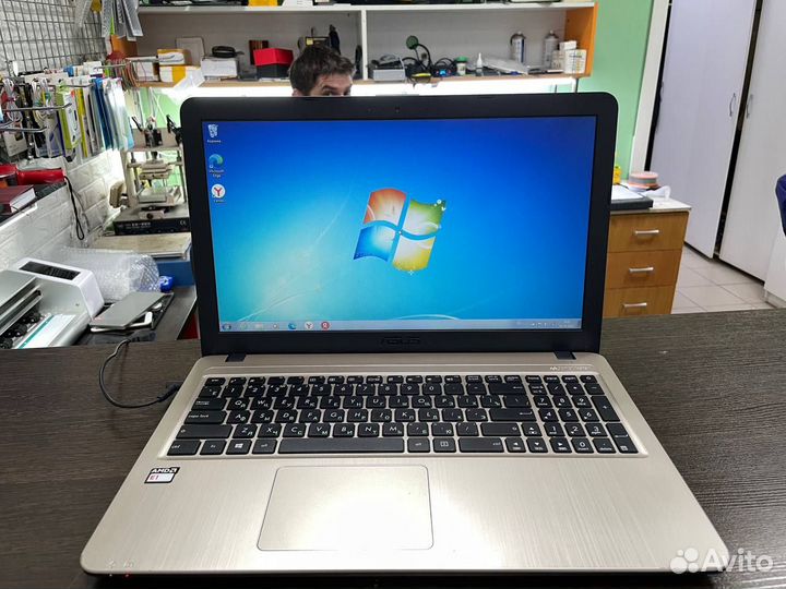Ноутбук Asus X540Y 300 Гб
