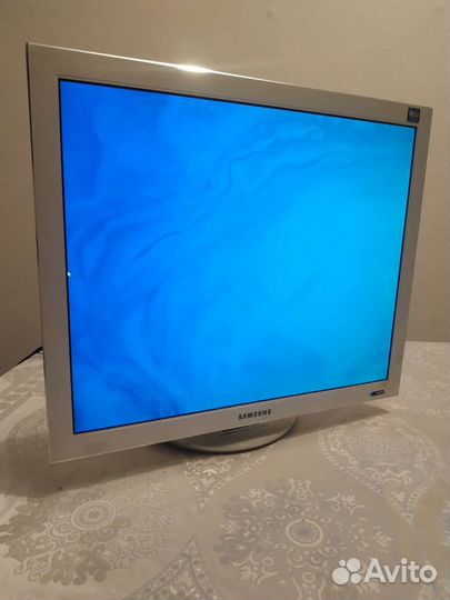 Монитор Samsung 17