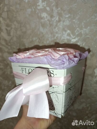 Атласные розы в коробочке
