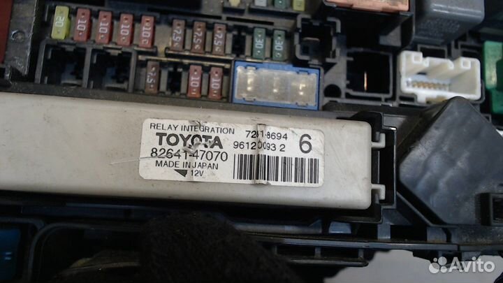 Блок предохранителей Lexus HS, 2010