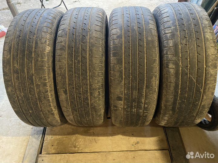 Goodyear EfficientGrip SUV 215/60 R17