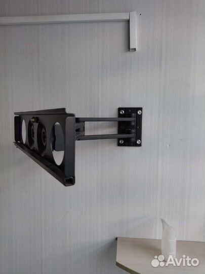 Кронштейн поворотныый для телевизора на стену