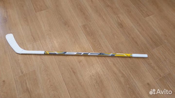 Хоккейная клюшка правого и левого хвата