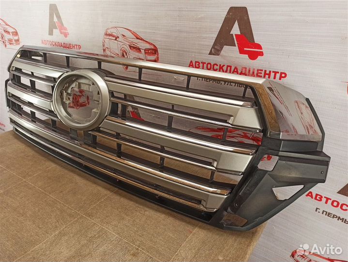 Решетка радиатора Toyota Land Cruiser 200 с 2015 г