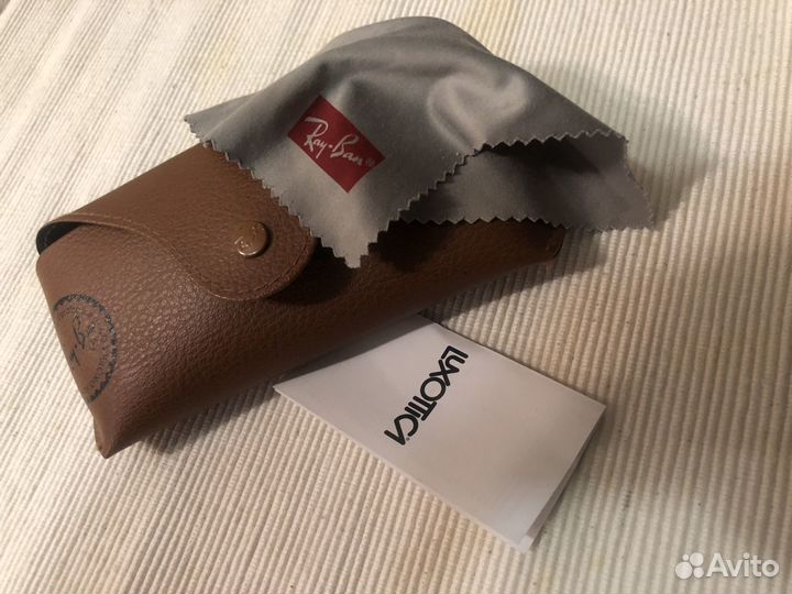 Очки солнцезащитные