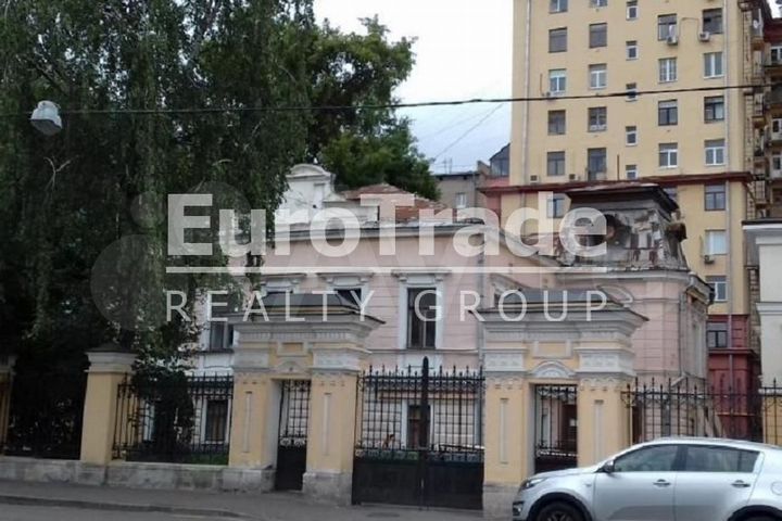 Продам торговое помещение, 584 м²