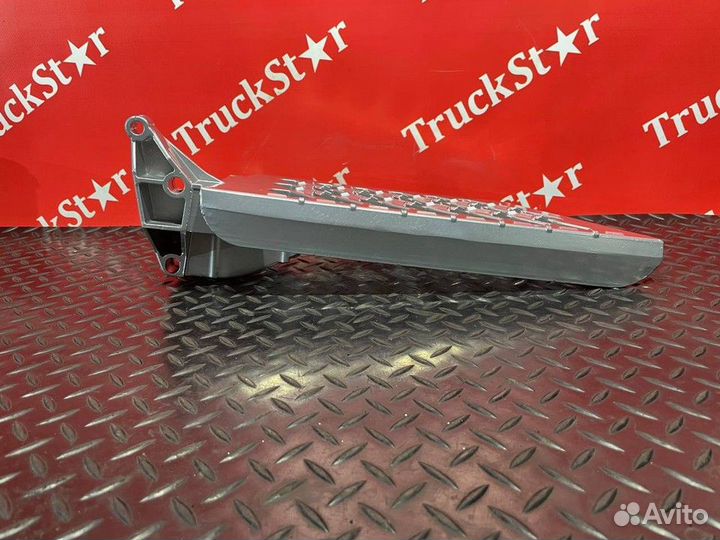 Ступенька подножки левой Volvo FH