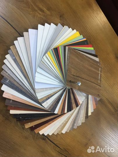 Стол в наличии